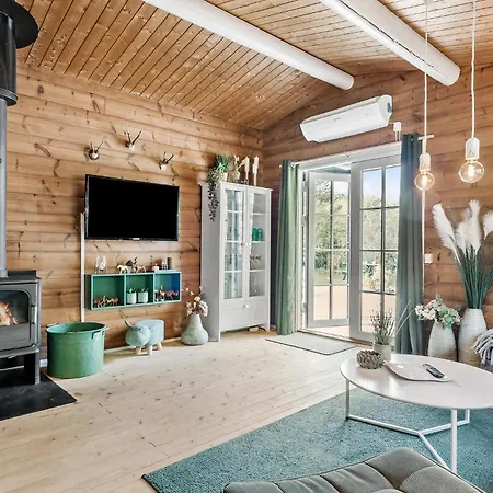 3 Bedroom Cozy In *